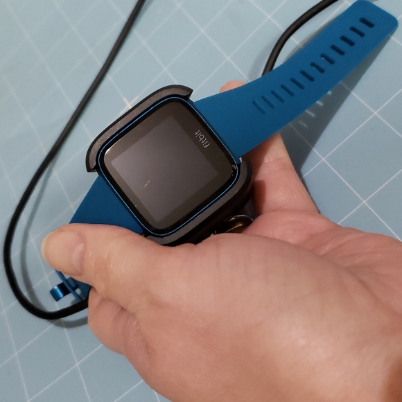 FitBit - Picture 5 of 11